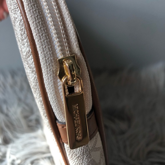 Michael Kors Large Jet Set Laptop Case Sleeve White Logo NWOT - Picture 3 of 6